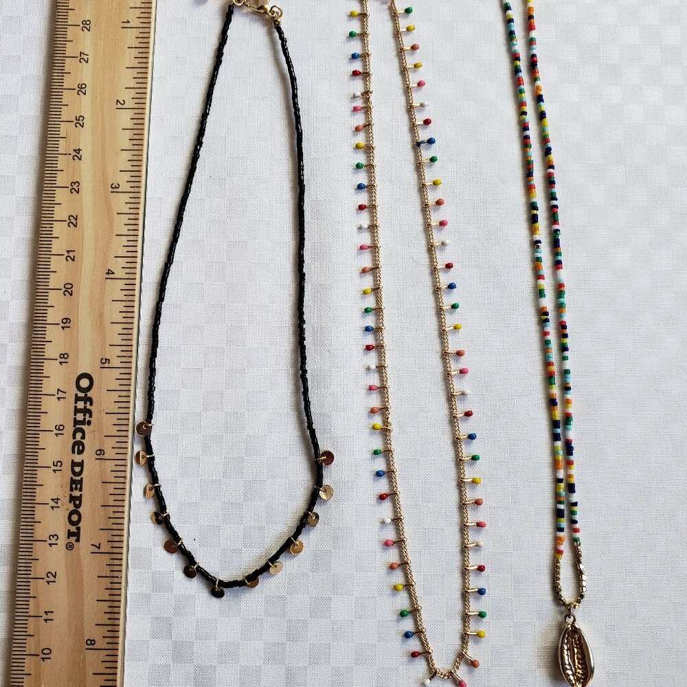 Beaded necklaces with gold accents and colorful design - Set of 3 - Picture 9 of 9